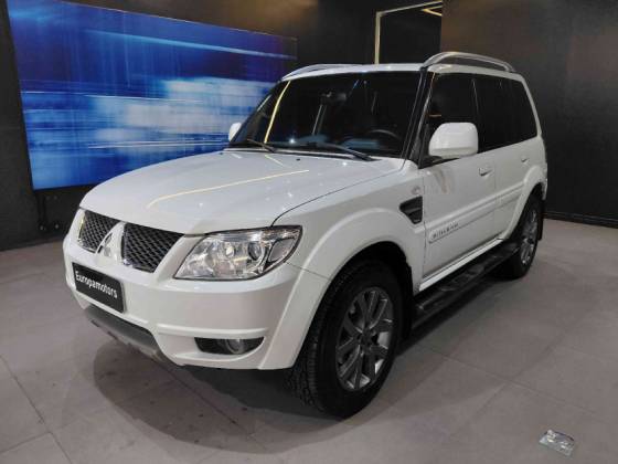 MITSUBISHI PAJERO TR4 2.0 4X2 16V 140CV FLEX 4P AUTOMÁTICO MITSUBISHI PAJERO TR4 2.0 4X2 16V 140CV FLEX 4P AUTOMÁTICO
